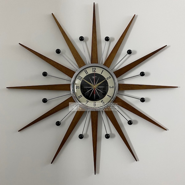 Handgefertigte Mid Century Starburst Wanduhr: Teak Strahlen & Atomic Balls