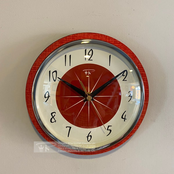 Horloge murale de cuisine caravane en formica gravée en couleur de Royale - Style rétro Midcentury Atomic Jetsons en rouge tomate