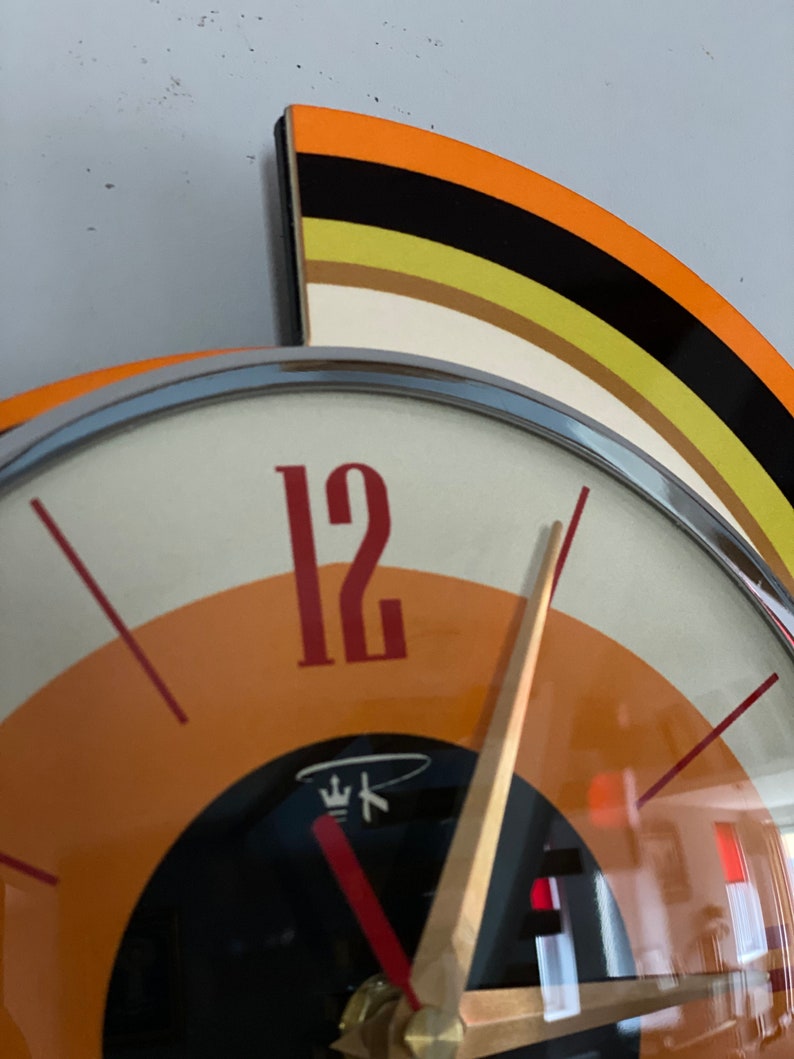 Horloge murale Royalexe pour caravane avec météores en rotation les plus vendues par Royale en orange mandarine Rétro Mid-Century Atomic Jetsons dans un sac cadeau gratuit image 5