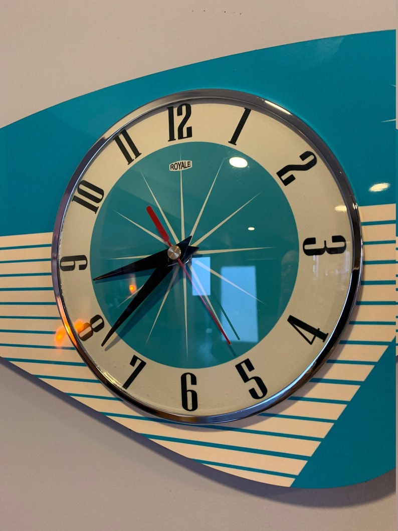 Horloge murale en formica faite main en turquoise de Royale Style rétro atomique français du milieu du siècle avec un design en formica étoile image 4