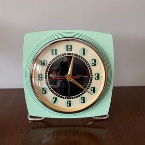 Colour Etched Formica Mantle Clock from Royale - Midcentury Atomic Jetsons Retro style in Jadeite Jade Green.