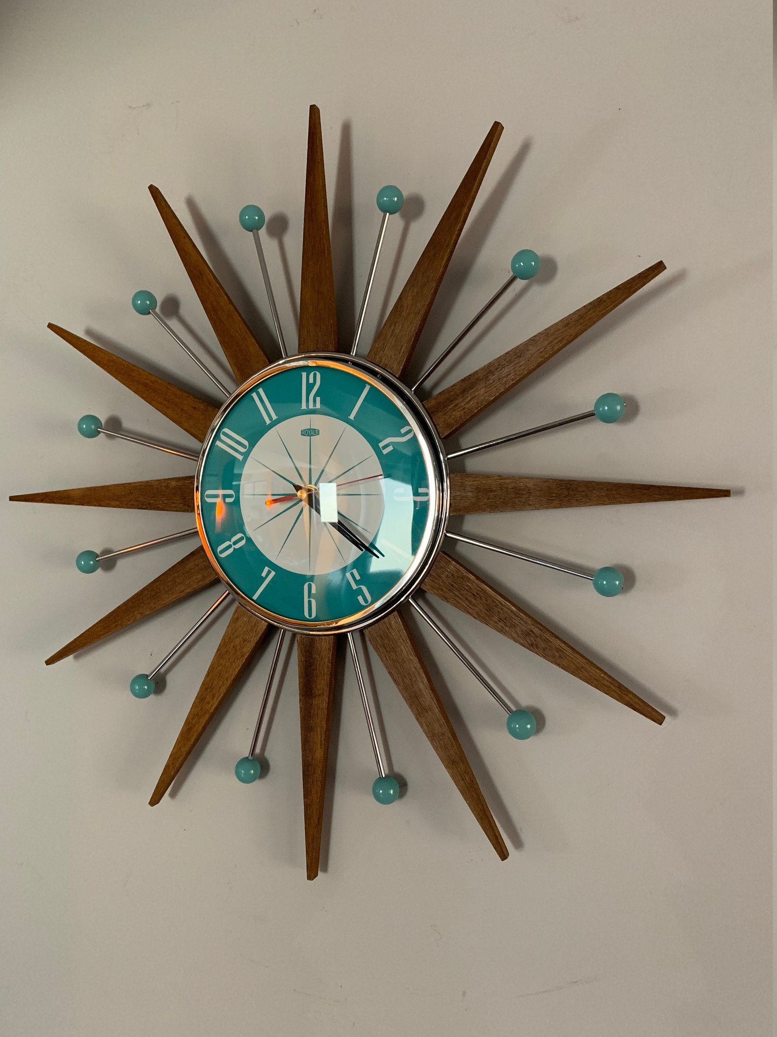 mid-century-sunburst-form-wall