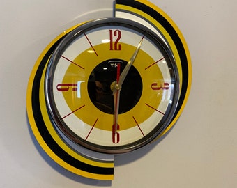 Colour Etched Spinning Meteor Formica Caravan Wall Clock from Royale - Midcentury Atomic 1970's Retro style.