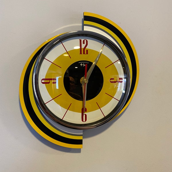 Colour Etched Spinning Meteor Formica Caravan Wall Clock from Royale - Midcentury Atomic 1970's Retro style.