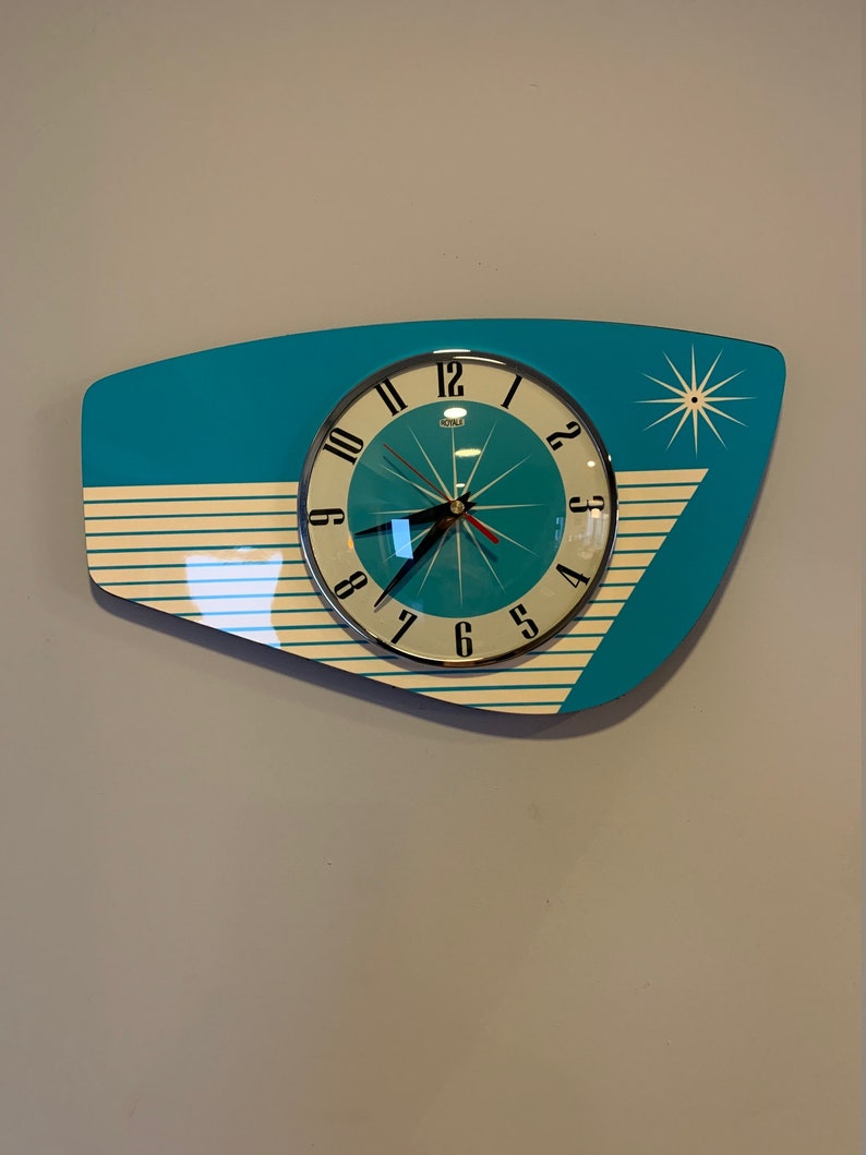 Horloge murale en formica faite main en turquoise de Royale Style rétro atomique français du milieu du siècle avec un design en formica étoile image 1