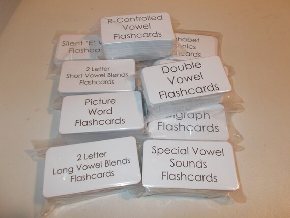 23 Laminated R-Controlled Vowel Picture Flashcards