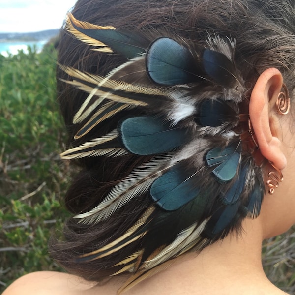 Accessoire de cheveux plume, accessoire de festival de plumes, bijoux de cheveux de festival, fascinateur de cheveux bohème, extensions de plumes, manchette d'oreille Burning man