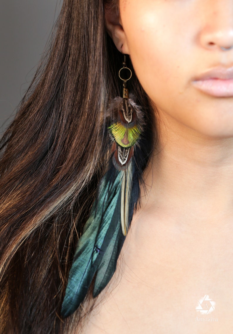 Long earrings, Black & green iridescent boho feather earring, Natural bird feathers, Handmade Summer earrings, Long Drop festival jewellery zdjęcie 4