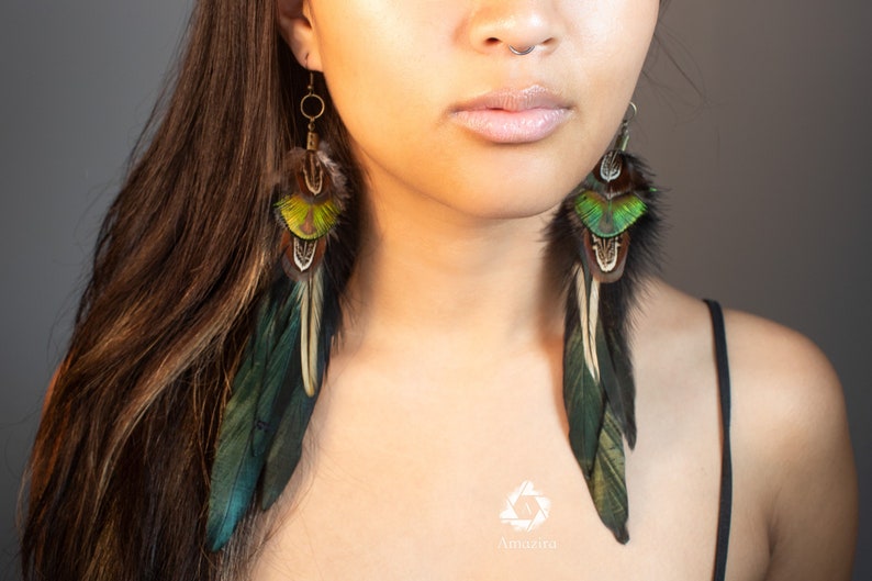 Long earrings, Black & green iridescent boho feather earring, Natural bird feathers, Handmade Summer earrings, Long Drop festival jewellery zdjęcie 7