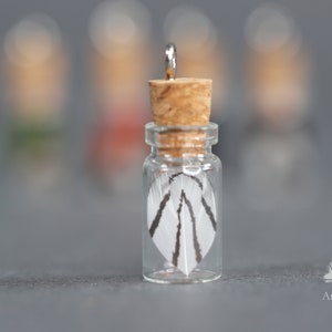 Petites plumes en bouteille, décoration bouchonnée en verre de 3 cm, pendentif plume unique, boucles d'oreilles collier bricolage, décoration d'artisan faisan et paon 5 White pheasant