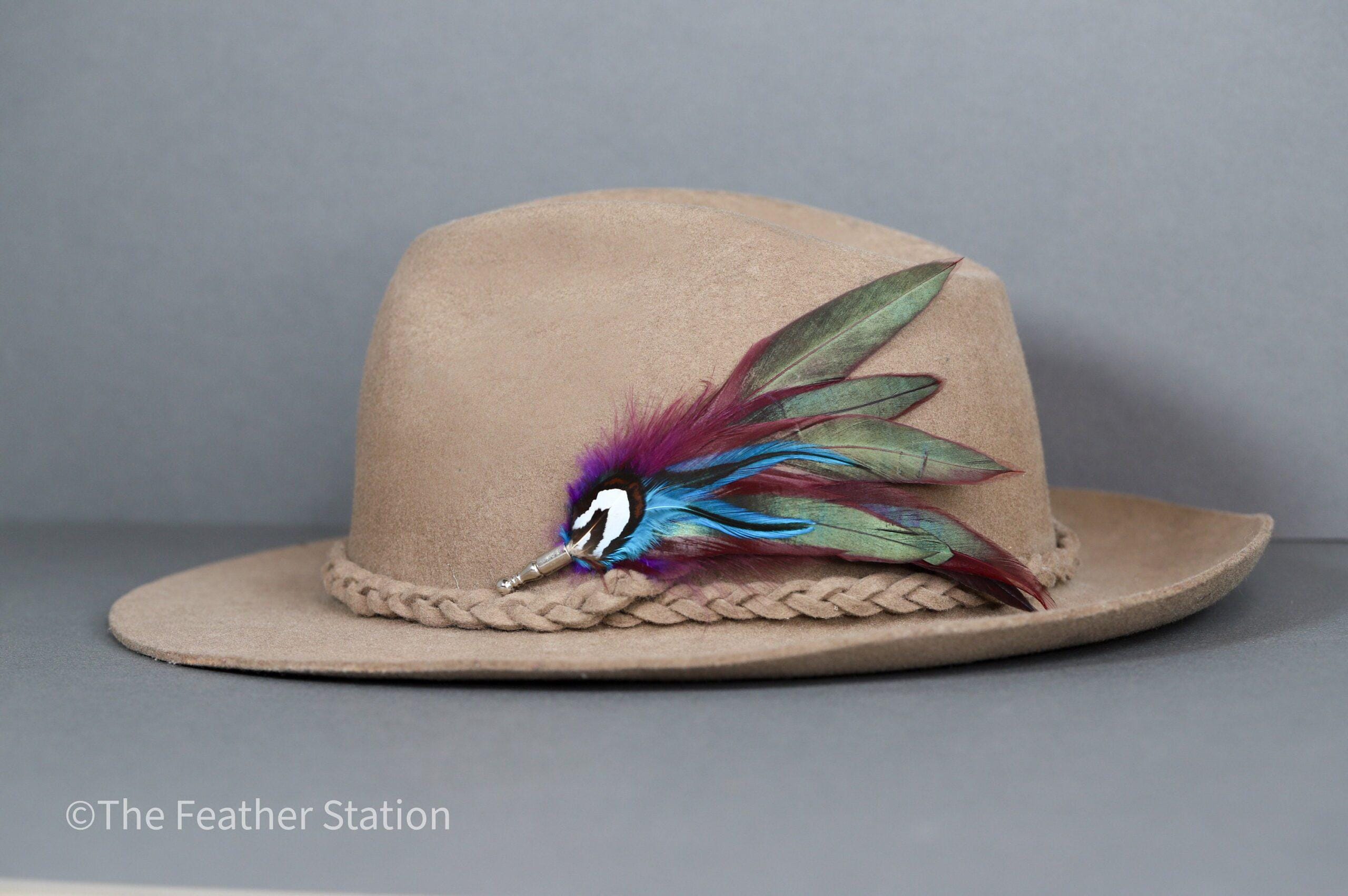 Iridescent purple feather Hat pin, Unique boho hippie Trilby brooch, purple statement piece for wedding groom, wedding boutonniere