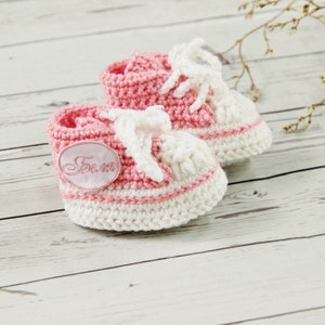 Personalized newborn baby name sneakers, Monogram Unisex baby shoes, crochet baby booties boutique, unique baby shoe, knitted baby clothes