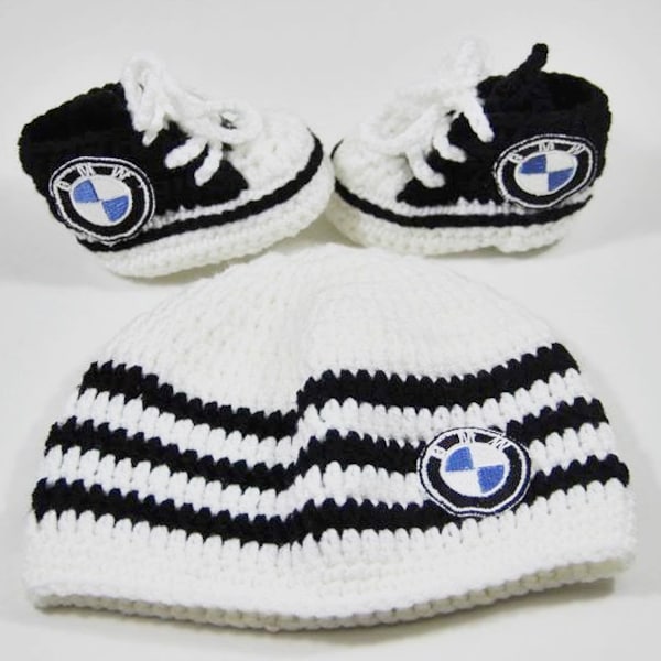 Witte zwarte pasgeboren baby set bmw logo, baby sneakers, leuke baby hoed, gepersonaliseerde baby schoenen, aangepaste baby set, gebreide baby kleding