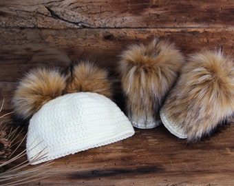 Baby Winter set of boots and hat with faux fur, Newborn boy gift, knitted baby clothes, newborn girl hat,  crocheted baby booties