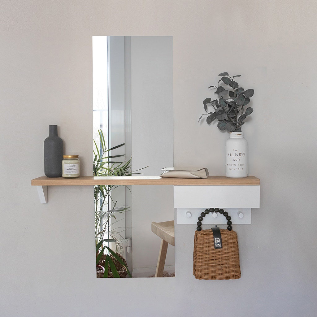 Entrance hall shelf outlet