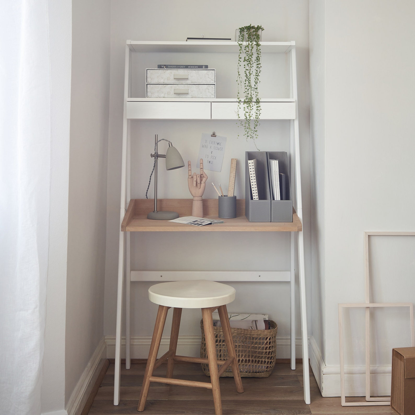 12 Ladder Shelf Desks For All Your Small Space Needs