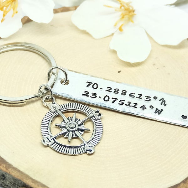 Personalize Keychain, Coordinates Keychain, Compass charm, Best Friends, Gift Idea, Gift for him, Christmas Gift, Anniversary gift.