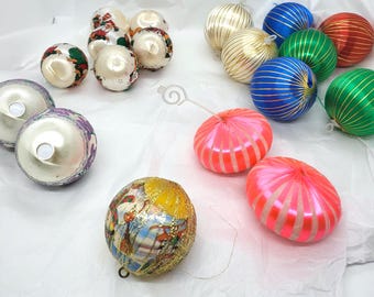 Boules décorations anciennes vintage Boules et Cloches en fil de soie