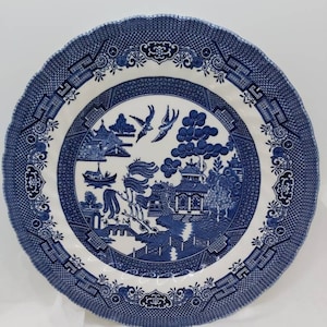 Blue Willow dinner plate, Royal Wessex blue and white display plate, Wessex Collection vintage collectible replacement piece