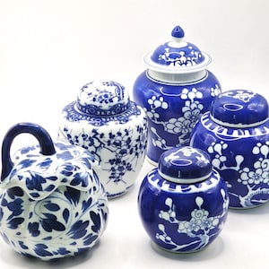 Vintage Chinese Ginger Jar: Blue & White Prunus Hawthorne Pattern