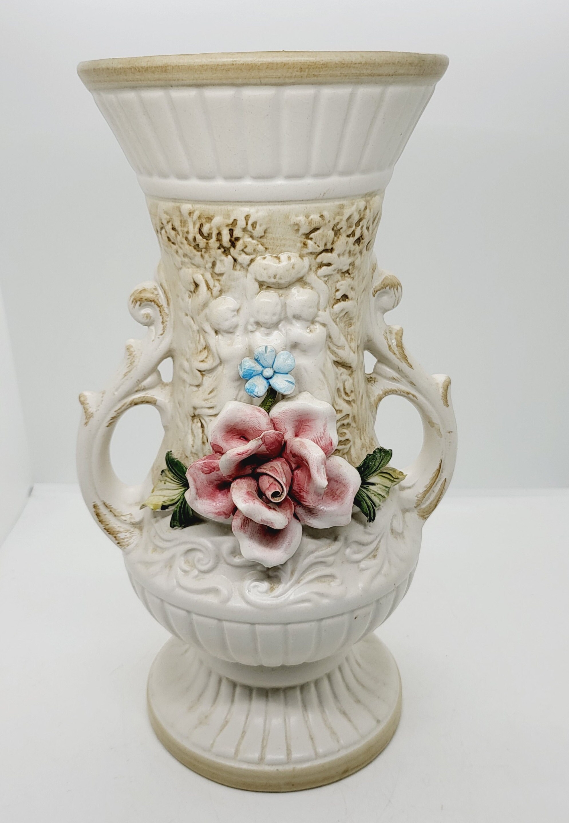 カポディモンテの花柄磁器花瓶またはティーポット：イタリアの