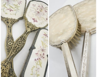 Miroir à main, brosse à cheveux, ensemble de coiffeuse à brosse à vêtements, broderie florale en filigrane en laiton ou milieu du siècle, décor de dressing vintage