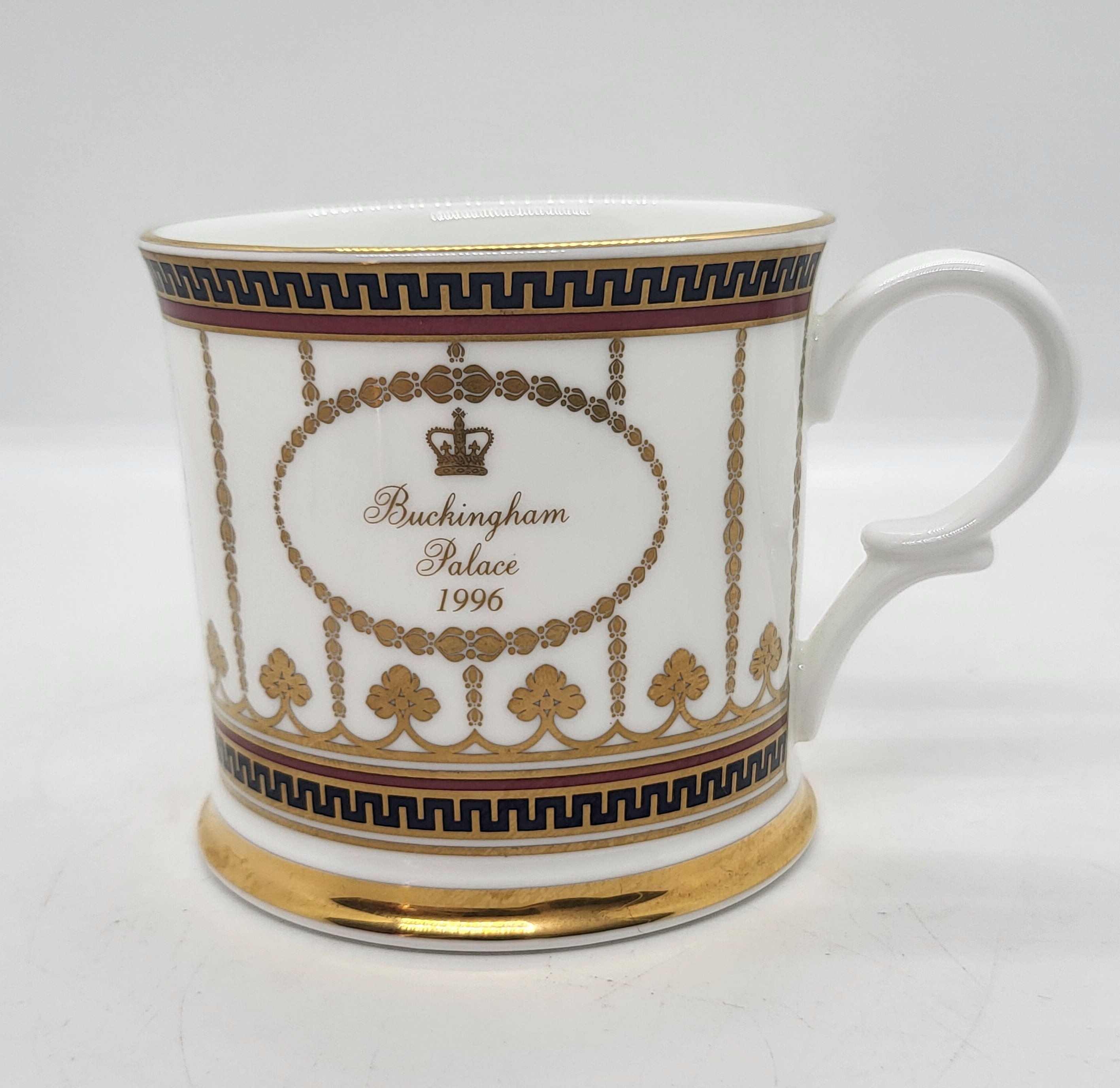 コレクション Buckingham Palace loving cup Vintage Buckingham Palace Mug: 1996 Royal Souvenir - Etsy UK