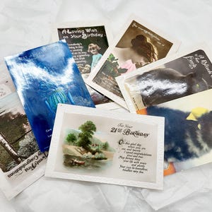 Antike Postkarte, Vintage Geburtstagskarte oder Dame, Mädchen oder schwarze Katze für Viel Glück Grüße, Display Sammlerstücke, Ephemera Geschenke & Kunsthandwerk