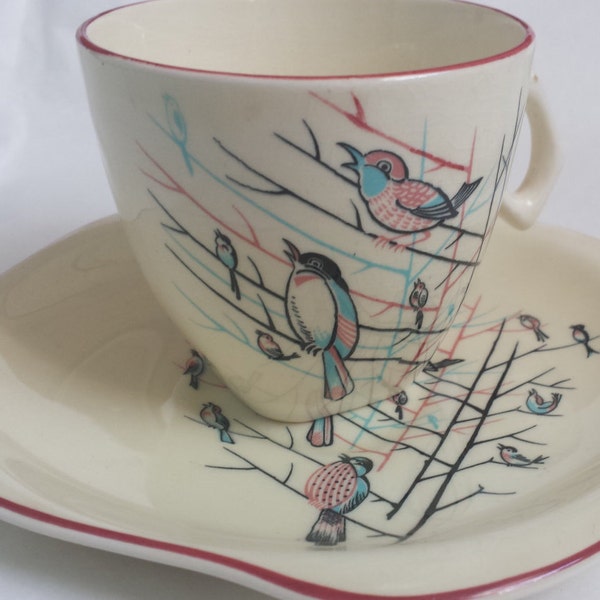 Dell'annata 1950 Teacup e piattino, rara Dawn Chorus da Beswick. Reticolo dell'uccello rosso, rosa, blu, nero, regalo vintage, da collezione.