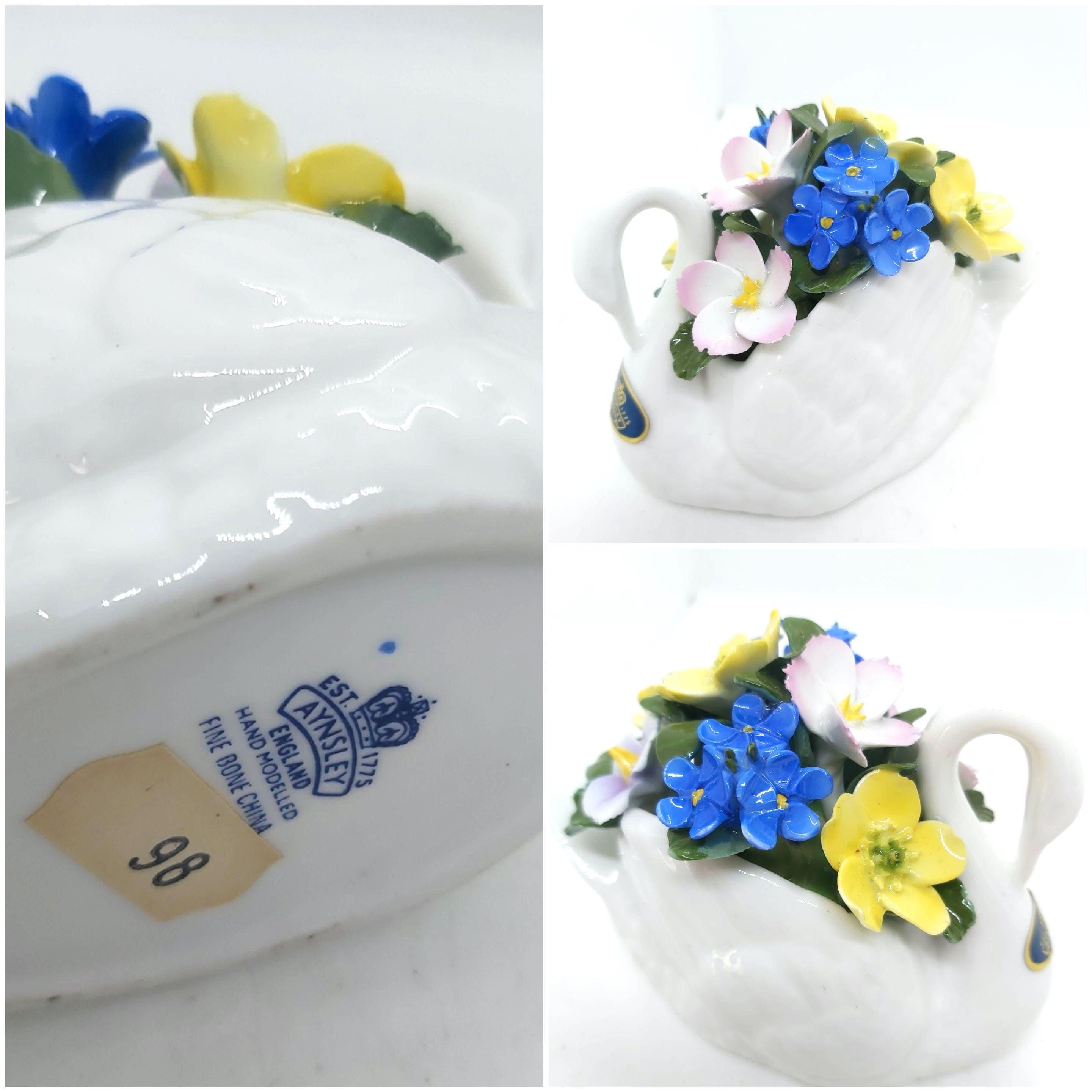 AYNSLEY 置物　花　スワン Vintage Aynsley Flower Figurine, Wild Tudor, November Violet, Swan