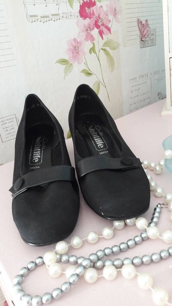 clarks ladies shoes size 2