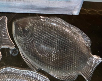 Glass Fish Plate Set of 2, Vintage Clear Glass Serving Plates Shaped Like a Fish, Beach House Dinnerware