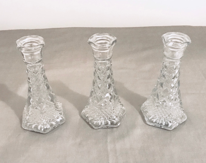 Glass Bud Vase Wexford Pattern Vase by Anchor Hocking, FREE SHIPPING for 1 Clear Glass Criss-Cross Pattern Glass