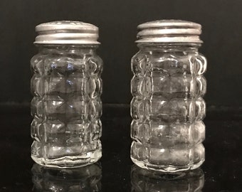 Clear Glass Salt and Pepper Shaker Set, waffle pattern design glass with silver metal lids