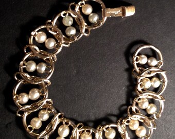 Vintage Goldette Pearl and Gold Link Bracelet