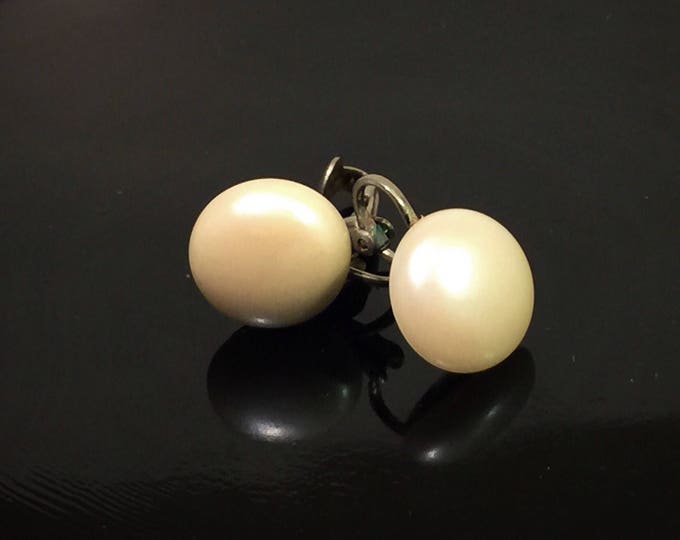 FAUX PEARL EARRINGS-Pearl Stud Clip Earrings-Silver Tone-Round Faux Pearl Studs-Bridal Earrings-Bridesmaid Earrings-Wedding Jewelry