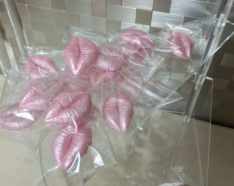 Set of 18 Lip Mini Guest Soaps