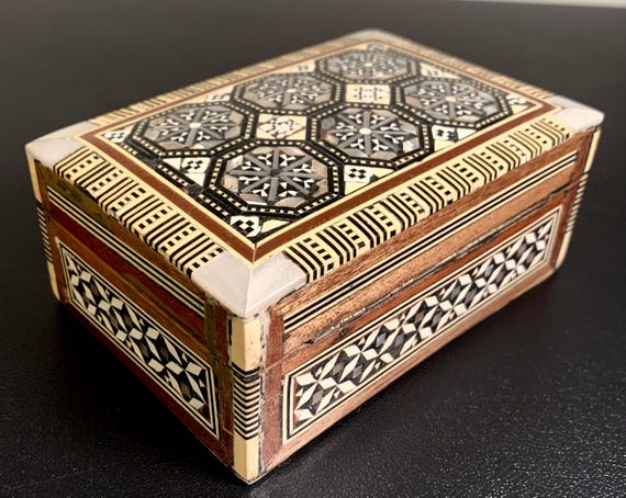 Vintage TRINKET BOX Made in Egypt Inlaid Wooden H… - image 2