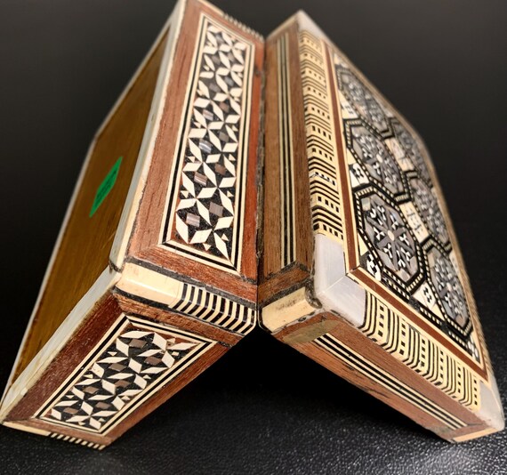 Vintage TRINKET BOX Made in Egypt Inlaid Wooden H… - image 5