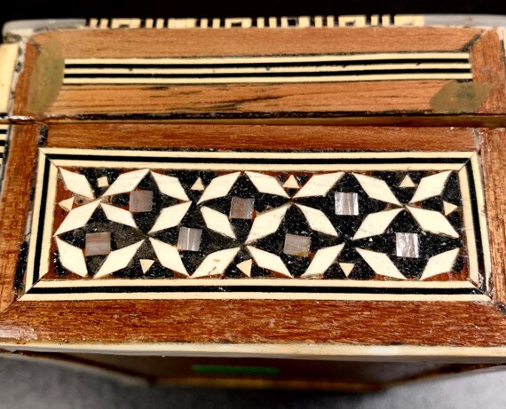 Vintage TRINKET BOX Made in Egypt Inlaid Wooden H… - image 8