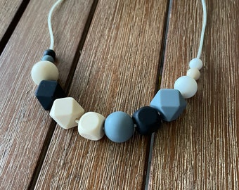 Silicone Nursing necklace, Breastfeeding necklace, Sensory necklace, Baby shower Gift, New Mum gift, Mama necklace