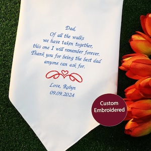 Broderad bröllopsnäsduk: Sentimental gåva till brudens far