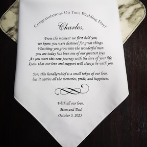 Regalo para el novio de sus padres, Pañuelo de boda, Día de la boda del hijo, muestra de nuestro amor, Felicitaciones por el día de su boda, MM1253