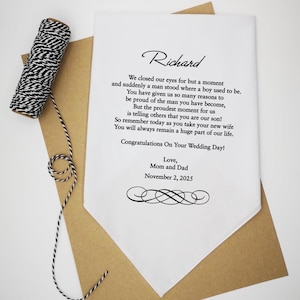Regalo de bodas para nuestro hijo de parte de los padres del novio: ¡Felicidades por su boda! Pañuelo de boda personalizado con estampado - MM1119B