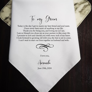 Presente de noivo da noiva, lenço de casamento da futura esposa para o marido - Prometo amar e cuidar, presente de noivo, MM1153E