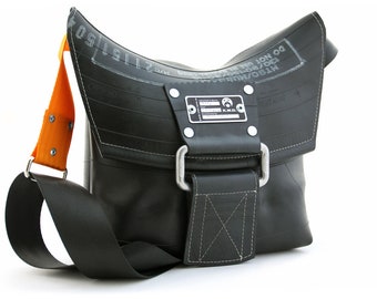 Upcycled bag made from inner tube, »Emotio II«