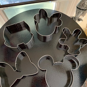 Character Minnie and Mickey cookie cutter set 3 inches great size