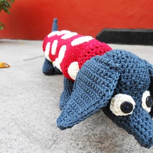 Pattern Sausage dog Dachshund amigurumi. By Caloca Crochet