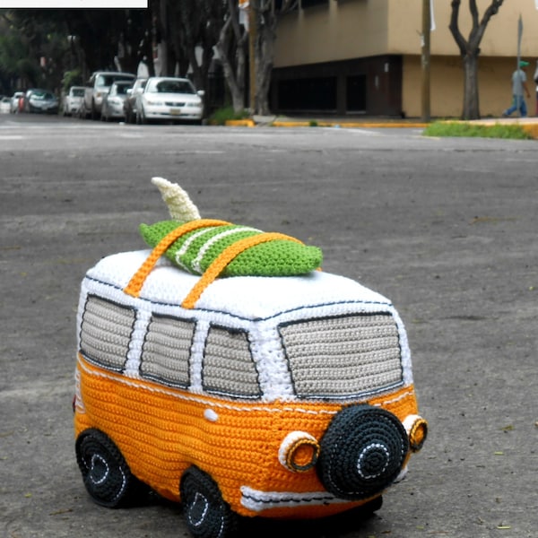 Patrón amigurumi furgoneta surfer. Por Caloca Crochet.