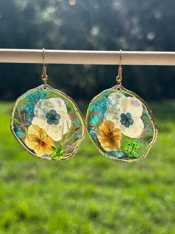 Handmade Resin Spring Flower Earrings, Nature Inspired, Gift For Her, Gift For Mom, Gift For Grandmother, Gift For Teacher